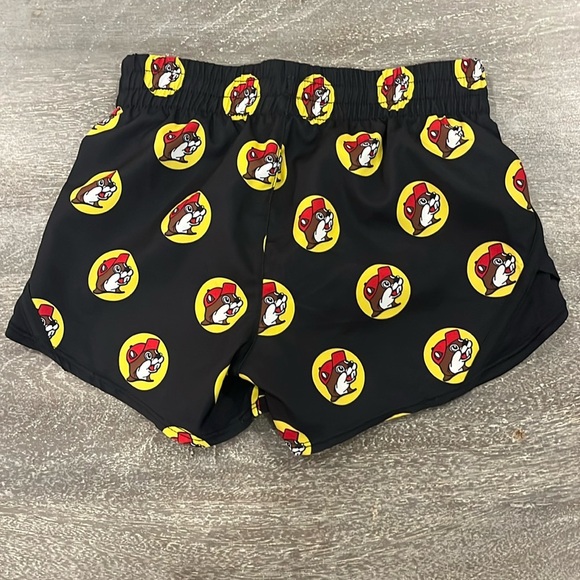 NWT Buc-ee’s Boys Youth Black Logo Active Swim Trunks Shorts Size YXS - Picture 2 of 8